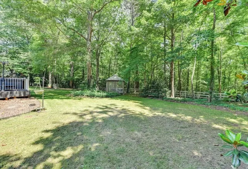 Sherrills Ford Escape W/ Hot Tub, Deck & Yard