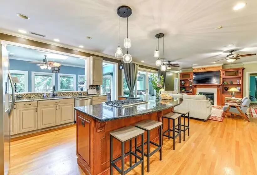 Sherrills Ford Escape W/ Hot Tub, Deck & Yard