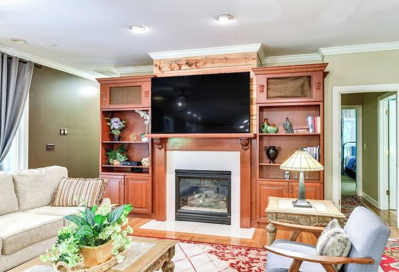 Sherrills Ford Escape W/ Hot Tub, Deck & Yard