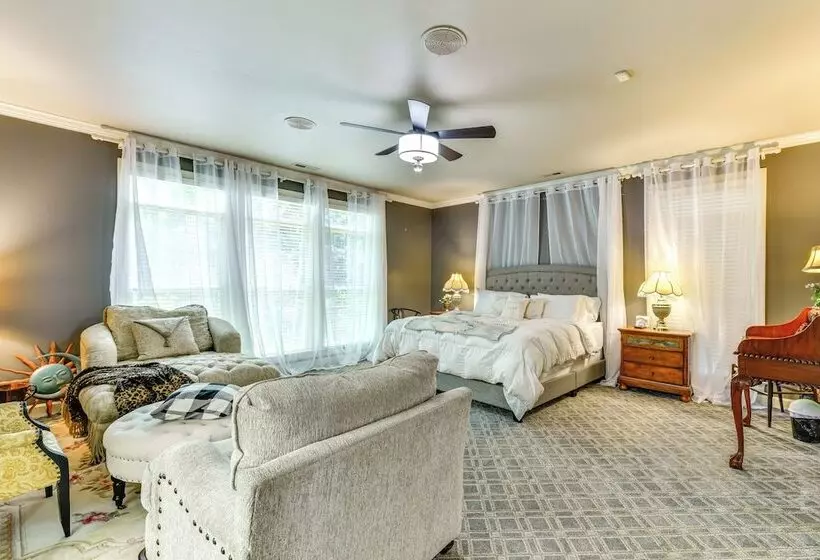 Sherrills Ford Escape W/ Hot Tub, Deck & Yard