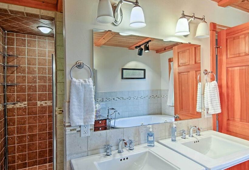 Spearfish Home On 40 Acres W/ Private Lake!