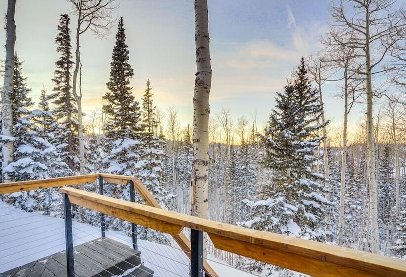 Spacious Mtn Manor, 1 Mi To Brian Head Resort!