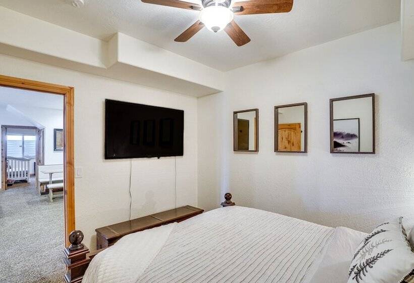 Spacious Mtn Manor, 1 Mi To Brian Head Resort!