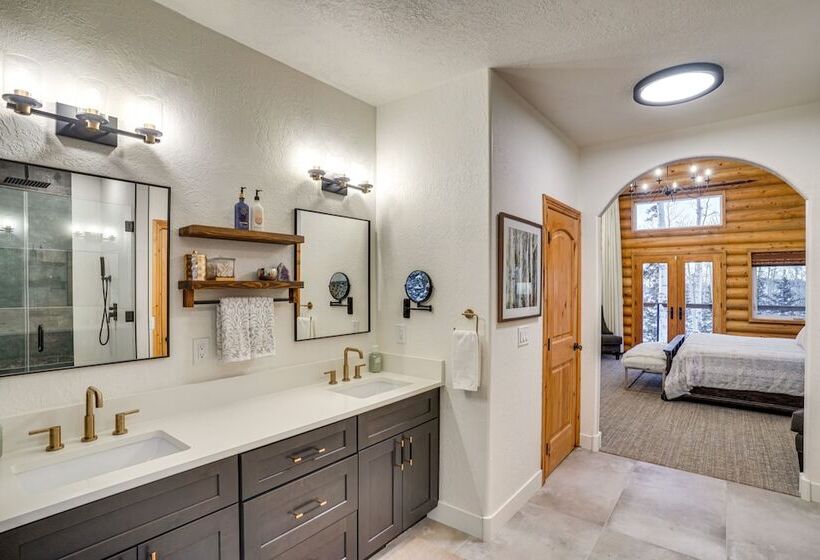 Spacious Mtn Manor, 1 Mi To Brian Head Resort!