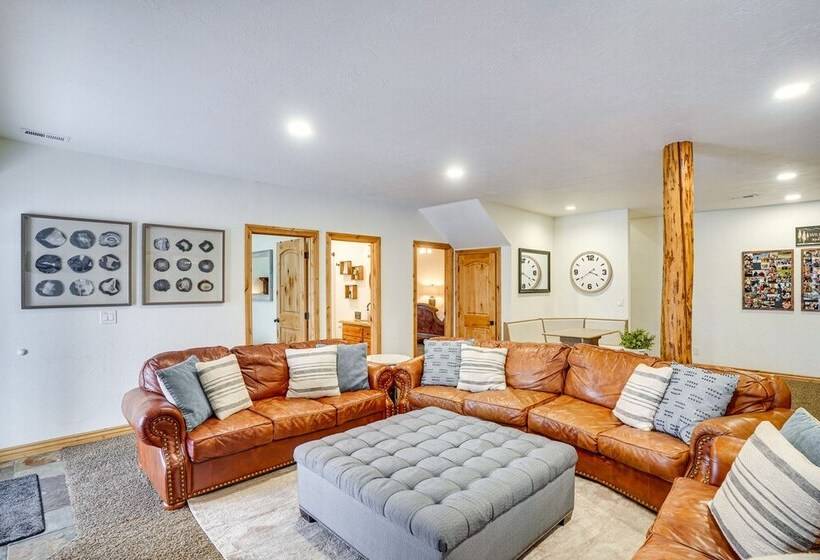 Spacious Mtn Manor, 1 Mi To Brian Head Resort!