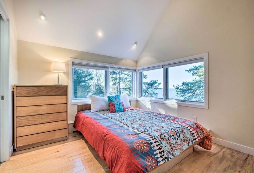 Spacious Phippsburg Home W/ Oceanfront Views
