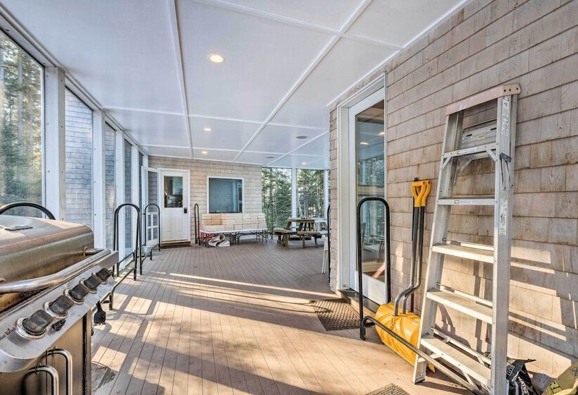 Spacious Phippsburg Home W/ Oceanfront Views