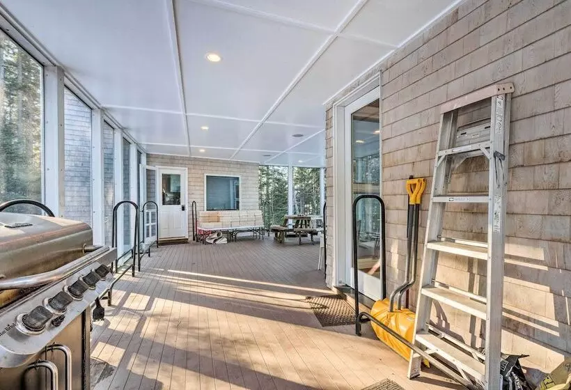 Spacious Phippsburg Home W/ Oceanfront Views