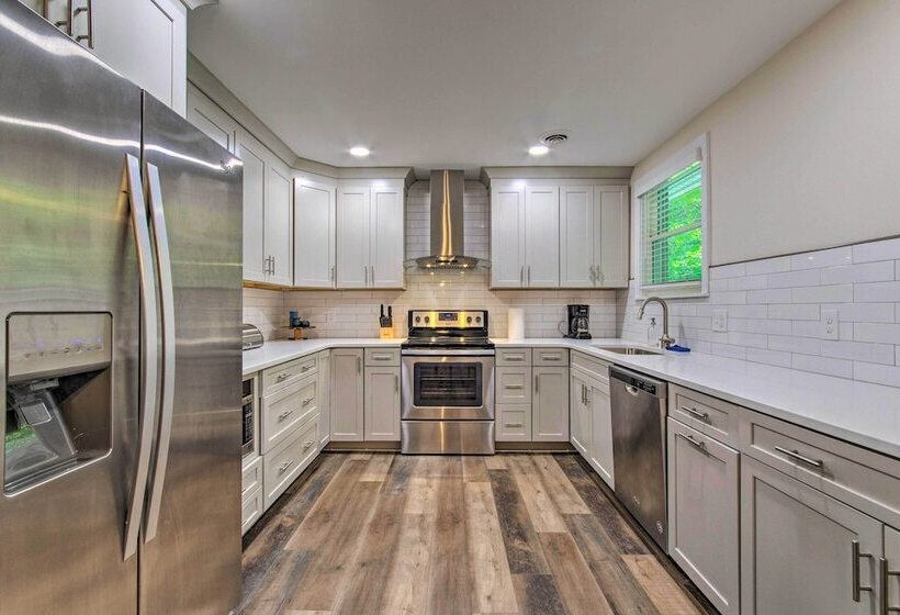 Stylish Wilmington Home, 2 Mi To Riverwalk!