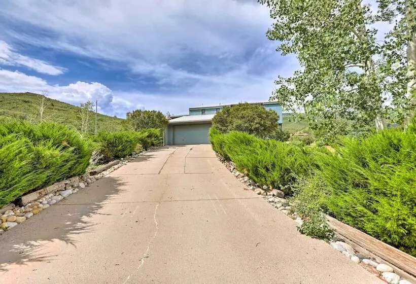 Sunlight Mountain Home W/ Hot Tub & View!