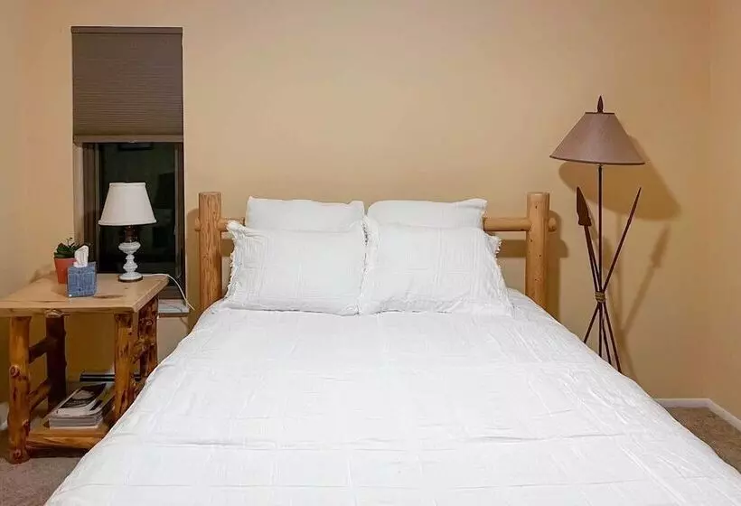 Sunlight Mountain Home W/ Hot Tub & View!