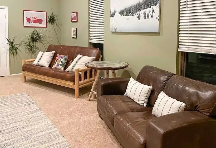 Sunlight Mountain Home W/ Hot Tub & View!