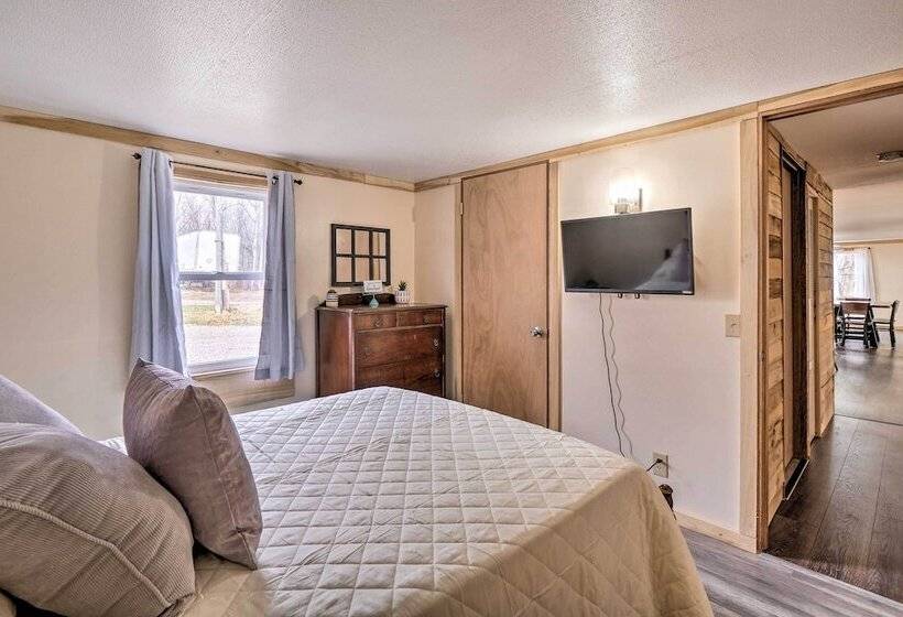 Take 5 Relax, Rest, Refresh  With Yard & Pond!