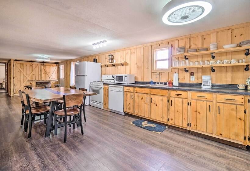 Take 5 Relax, Rest, Refresh  With Yard & Pond!