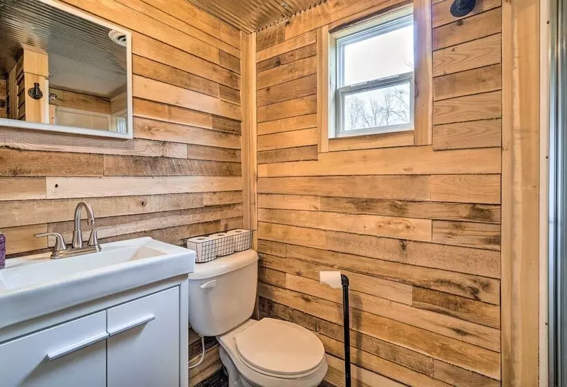 Take 5 Relax, Rest, Refresh  With Yard & Pond!