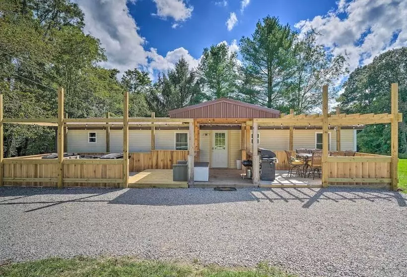 Take 5 Relax, Rest, Refresh  With Yard & Pond!