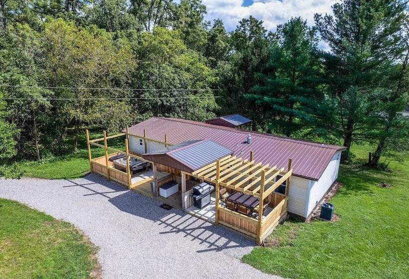 Take 5 Relax, Rest, Refresh  With Yard & Pond!