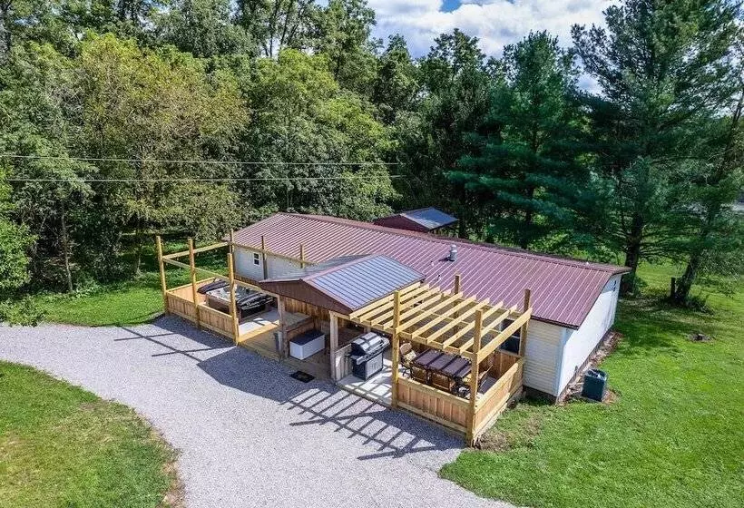 Take 5 Relax, Rest, Refresh  With Yard & Pond!