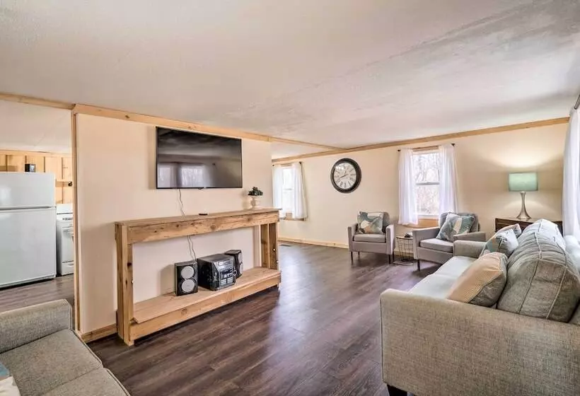 Take 5 Relax, Rest, Refresh  With Yard & Pond!