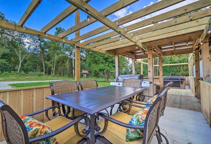 Take 5 Relax, Rest, Refresh  With Yard & Pond!