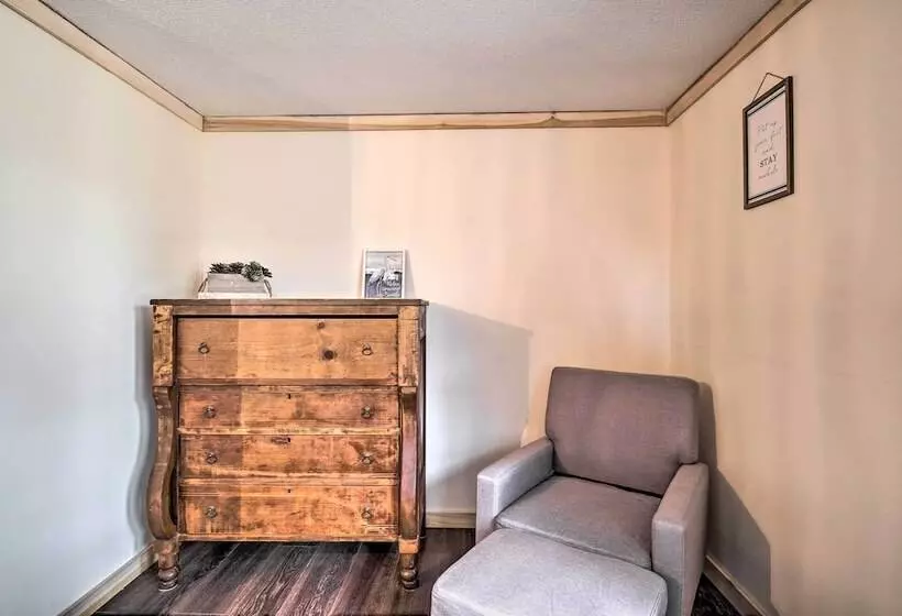 Take 5 Relax, Rest, Refresh  With Yard & Pond!