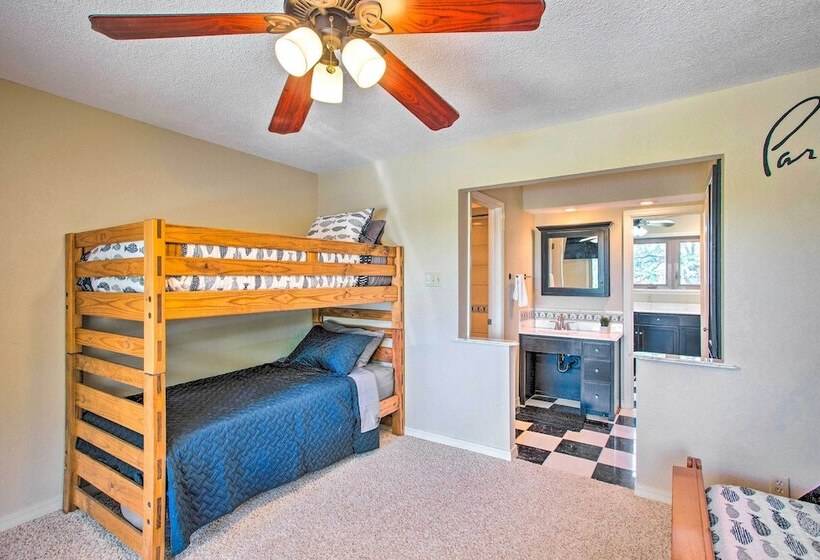 Lake View Tangled At Texoma Home W/ Hot Tub!