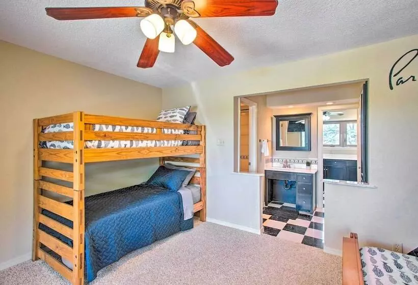 Lake View Tangled At Texoma Home W/ Hot Tub!