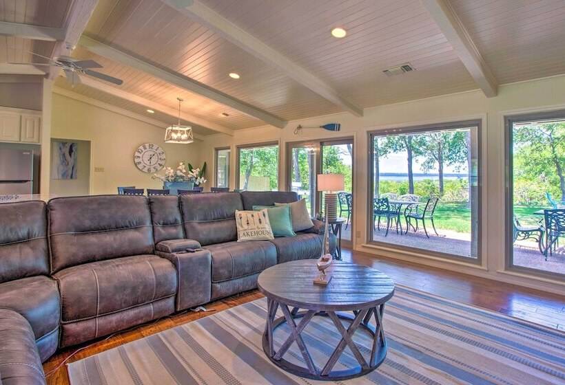 Lake View Tangled At Texoma Home W/ Hot Tub!
