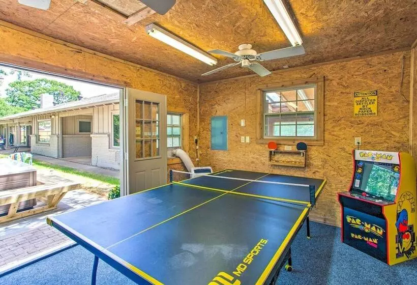 Lake View Tangled At Texoma Home W/ Hot Tub!