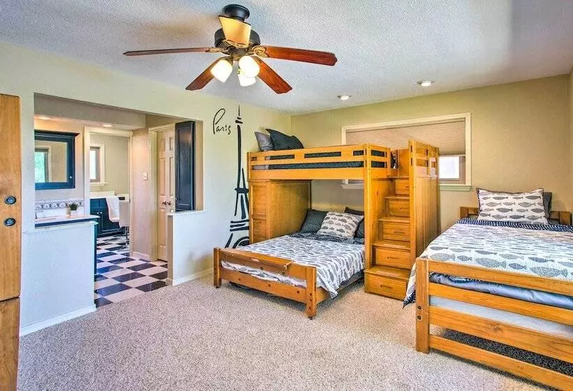 Lake View Tangled At Texoma Home W/ Hot Tub!