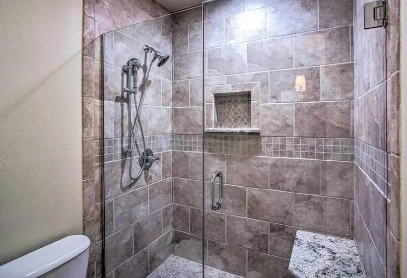 Lake View Tangled At Texoma Home W/ Hot Tub!