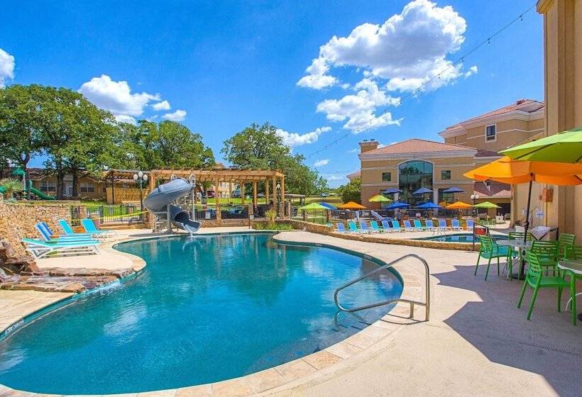 Lake View Tangled At Texoma Home W/ Hot Tub!