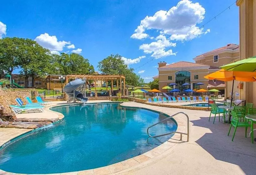 Lake View Tangled At Texoma Home W/ Hot Tub!