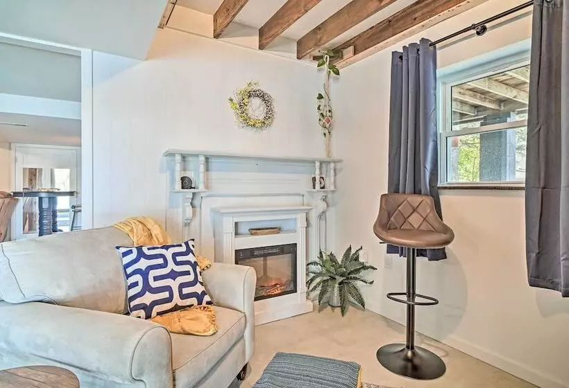 Ten Mile Home On Watts Bar Lake W/ 2 Docks!