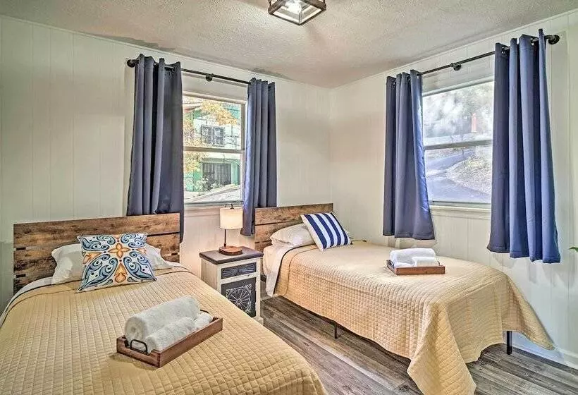 Ten Mile Home On Watts Bar Lake W/ 2 Docks!