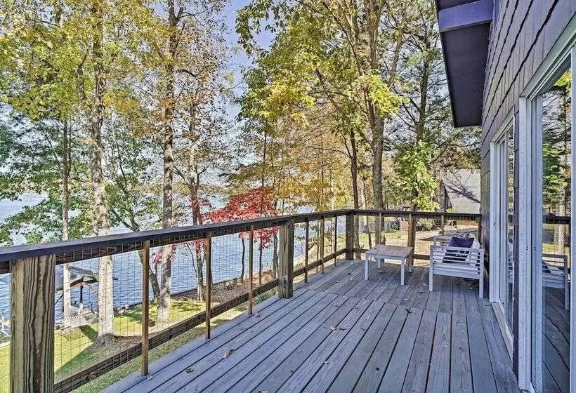 Ten Mile Home On Watts Bar Lake W/ 2 Docks!