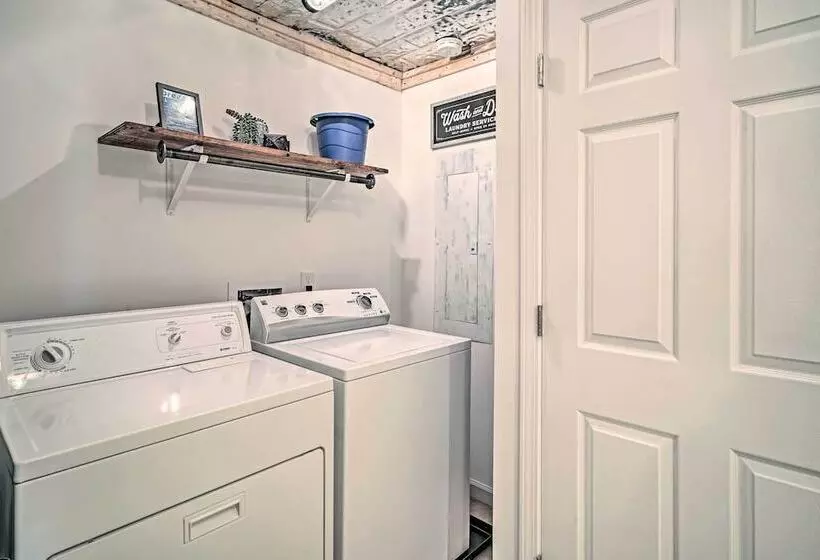 Ten Mile Home On Watts Bar Lake W/ 2 Docks!