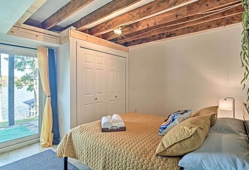 Ten Mile Home On Watts Bar Lake W/ 2 Docks!