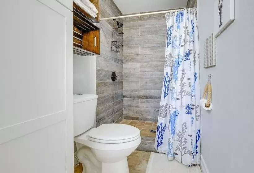 Tropical Naples Home Rental W/ Yard Near Beaches!