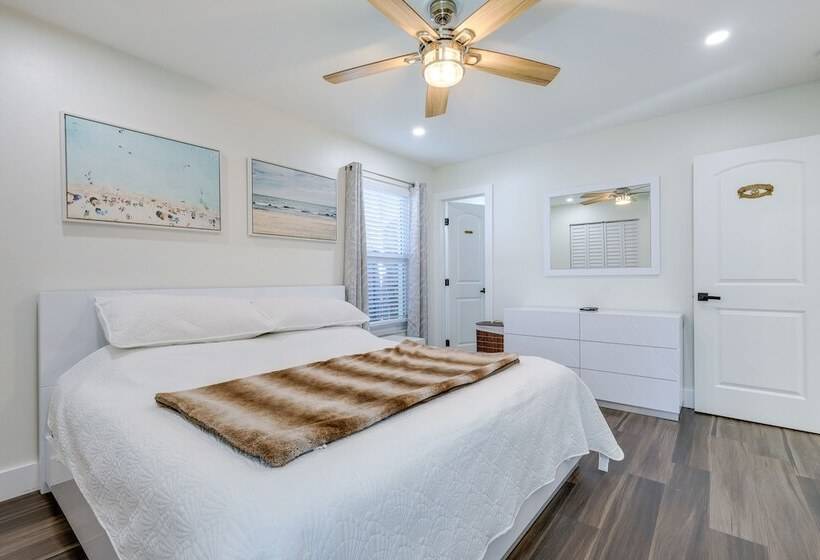 Tropical Naples Home Rental W/ Yard Near Beaches!