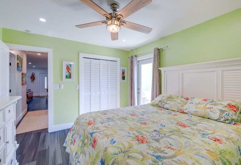 Tropical Naples Home Rental W/ Yard Near Beaches!