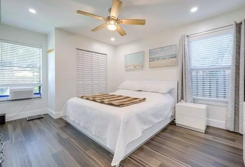 Tropical Naples Home Rental W/ Yard Near Beaches!