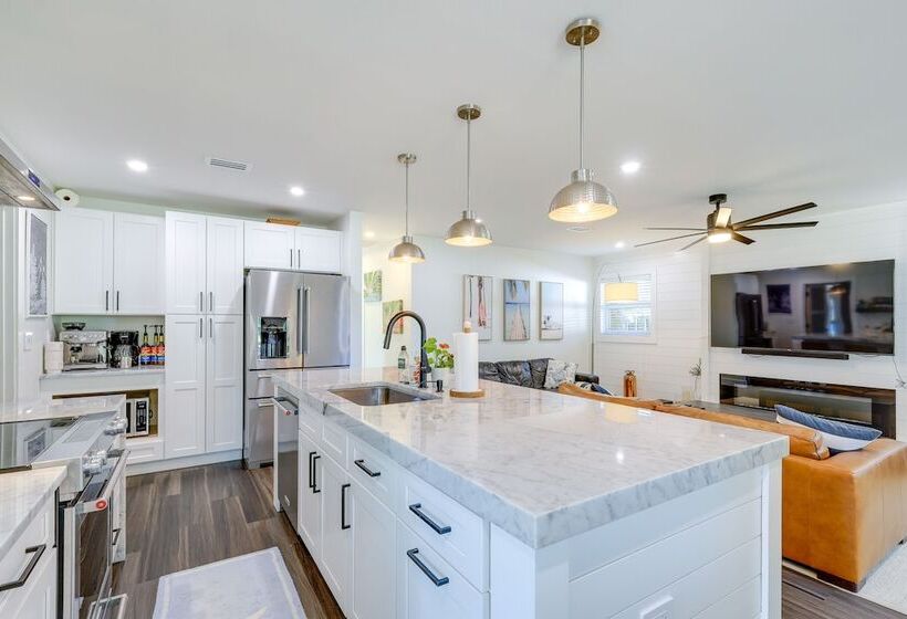 Tropical Naples Home Rental W/ Yard Near Beaches!