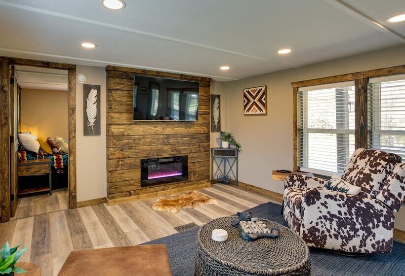 Updated Kingston Home W/ Private Hot Tub & Yard!