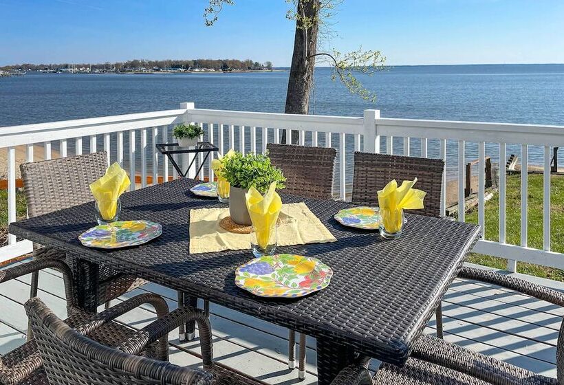 Waterfront Cottage W/ Private Beach + Deck!