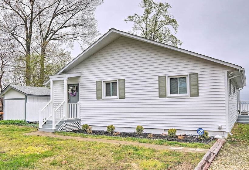 Waterfront Cottage W/ Private Beach + Deck!