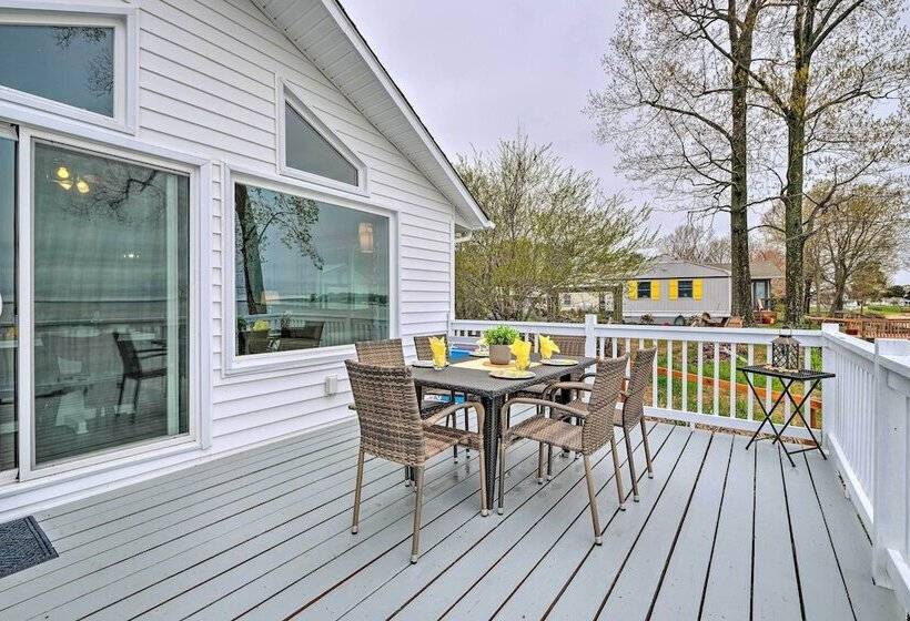 Waterfront Cottage W/ Private Beach + Deck!
