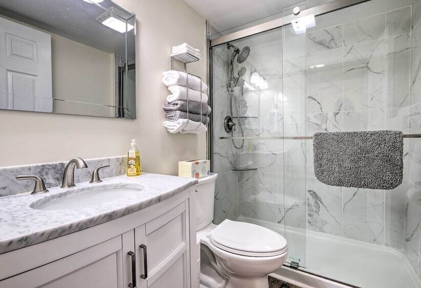 Waterfront Cottage W/ Private Beach + Deck!