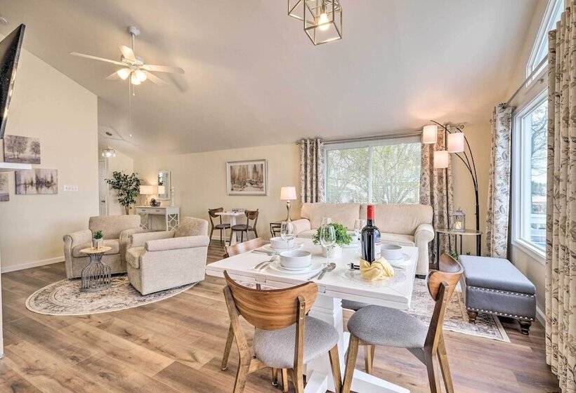 Waterfront Cottage W/ Private Beach + Deck!