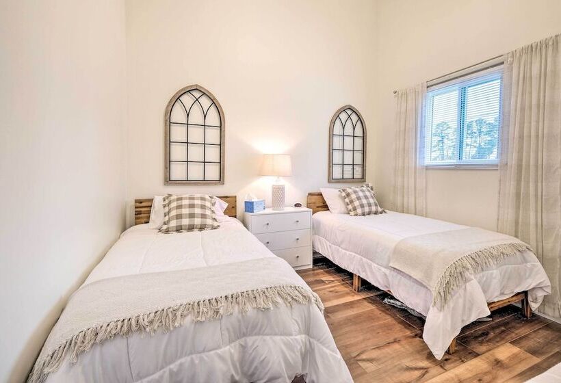 Waterfront Cottage W/ Private Beach + Deck!